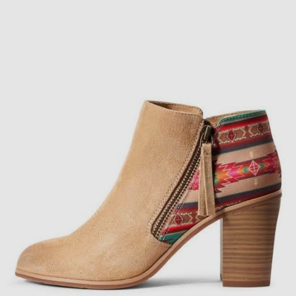 Ariat Southwest Pattern Ankle Boots - Picture 1 of 8